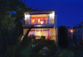 Гостиница Seaside holiday house Okrug Gornji, Ciovo - 8645  Трогир